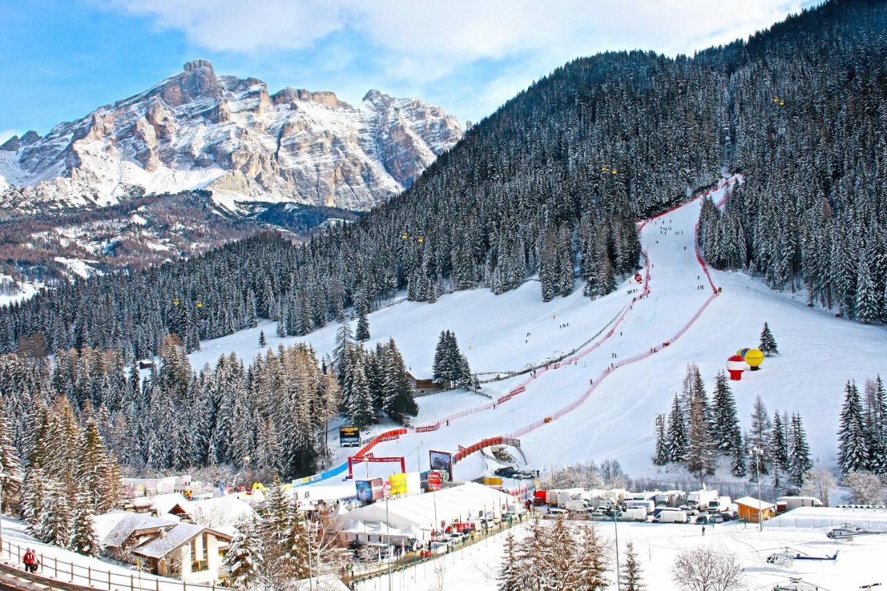 Hotel Dolomiti لا فيلا المظهر الخارجي الصورة