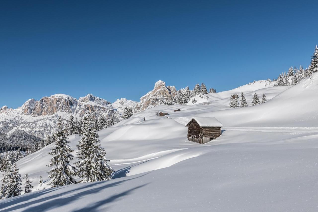 Hotel Dolomiti لا فيلا المظهر الخارجي الصورة
