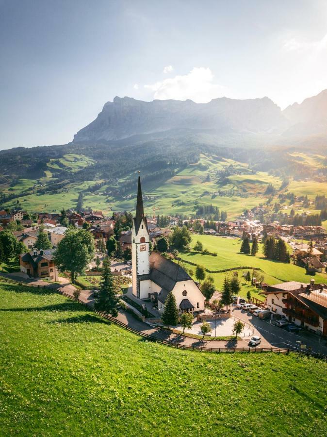 Hotel Dolomiti لا فيلا المظهر الخارجي الصورة