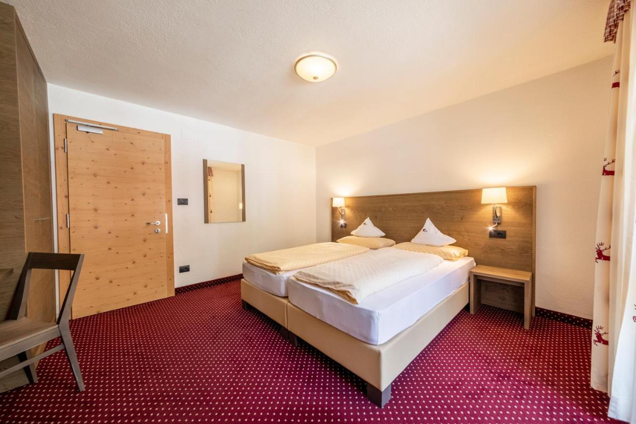 Hotel Dolomiti لا فيلا المظهر الخارجي الصورة